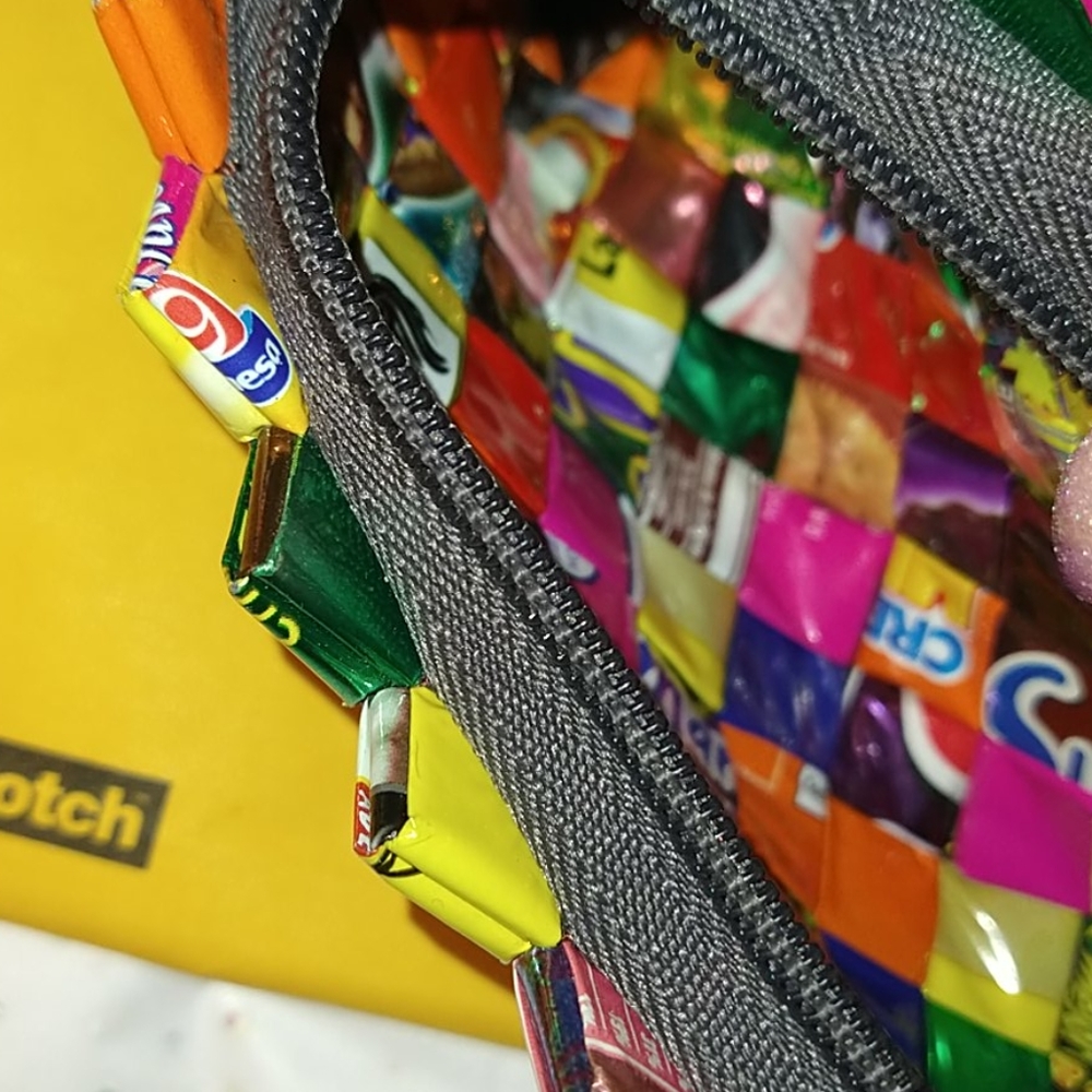 Recycled coin purse - Picture 3 of 4